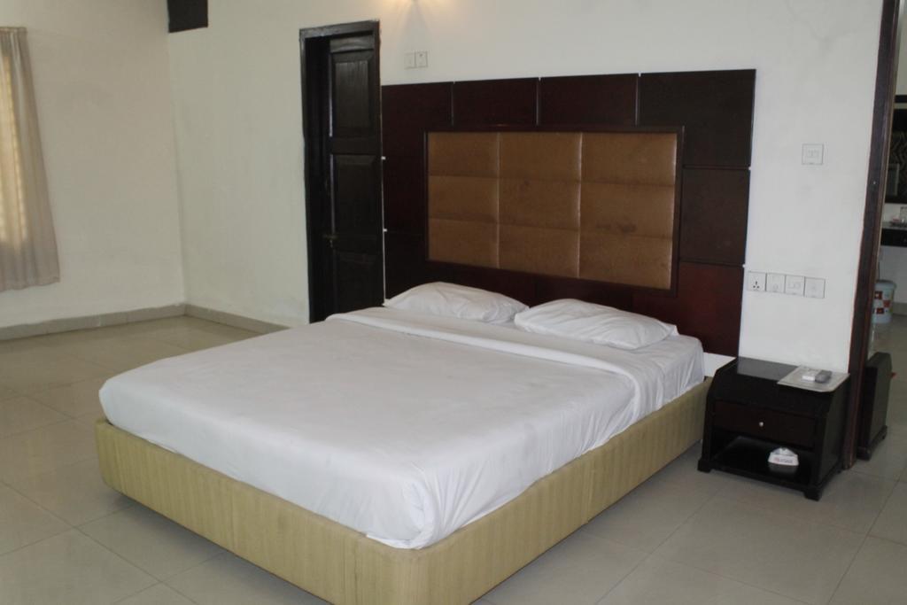 Hotel Mishuk Cox's Bazar Exterior photo